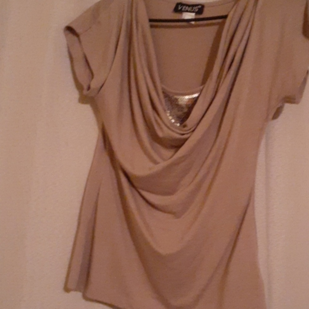 Layered top